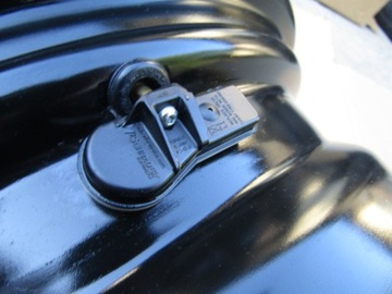 1X DISK 16 RENAULT TRAFIC III OPEL VIVARO II 6J 5X114,3 ET50 SENZOR TPMS