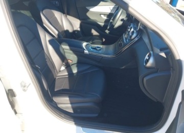 Mercedes Klasa C W206 Limuzyna 2.0 300 258KM 2021 Mercedes-Benz Klasa C MERCEDES-BENZ C 300 SEDAN 2.0 Benzyna 259KM, zdjęcie 8