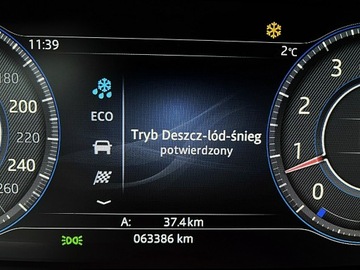 Jaguar E-Pace SUV 2.0 i4P 200KM 2020 Jaguar E-Pace 1WŁ Kraj Bezwypad 4x4 SKÓRA FV23%, zdjęcie 38
