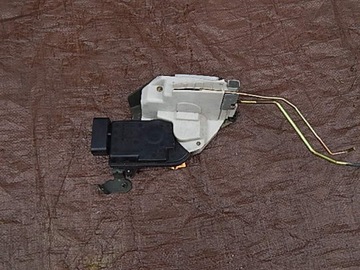 ZÁMEK DVEŘE PRAVÝ PŘEDNÍ SUZUKI IGNIS II MH 03-08 SUBARU JE III G3X EURO