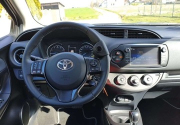 Toyota Yaris III Hatchback 5d Facelifting 2017 1.5 Dual VVT-iE 111KM 2019 Toyota Yaris Toyota Yaris 1.5 20th Anniversary CVT 1.5 Benzyna 111KM, zdjęcie 28