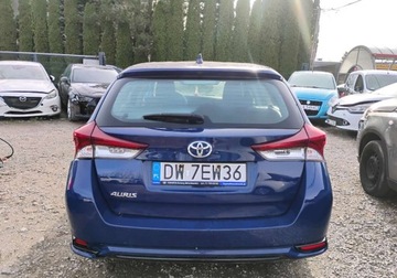 Toyota Auris II Touring Sports Facelifting 1.6 Valvematic 132KM 2018 Toyota Auris 2018r, 1.6 Benzyna. Uszkodzony prawy przod i bok. Jezdzi 1.6, zdjęcie 17