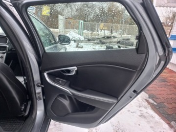 Volvo V40 II Hatchback Facelifting 2.0 D3 150KM 2018 Volvo V40 2.0 d3150 KM, zdjęcie 19