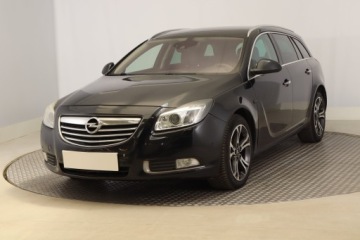 Opel Insignia I Sports Tourer 2.0 CDTI BiTurbo ECOTEC 195KM 2013 Opel Insignia 2.0 BiTurbo CDTI, 191 KM, 4X4, zdjęcie 1
