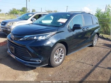 Toyota Sienna III 2023 Toyota Sienna xle, 2023r., 2.5L 2.5 Benzyna 245KM, zdjęcie 1