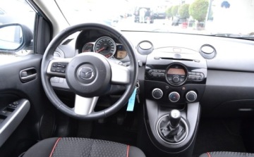 Mazda 2 II Hatchback 3d Facelifting 1.3 MZR 75KM 2012 Mazda 2 1.3 - bezwypadkowe - Klima - grzane fotele, SUPER STAN 1.3 Benzyna, zdjęcie 5