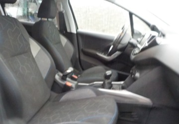 Peugeot 2008 I SUV Facelifting 1.2 PureTech 82KM 2018 Peugeot 2008 Okazja 1.2 Benzyna 82KM, zdjęcie 24