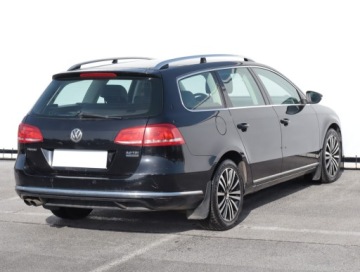 Volkswagen Passat B7 Variant 2.0 TDI CR DPF BlueMotion 140KM 2011 VW Passat 2.0 TDI, Salon Polska, Klima, zdjęcie 4