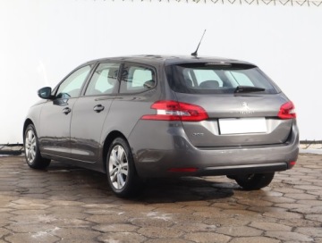 Peugeot 308 II SW Facelifting 1.2 PureTech 130KM 2019 Peugeot 308 1.2 PureTech, Navi, Klima, zdjęcie 3