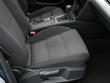 Volkswagen Passat B8 Variant Facelifting 1.5 TSI EVO 150KM 2021 Volkswagen Passat 1.5 TSI Business DSG HAK LED, zdjęcie 29