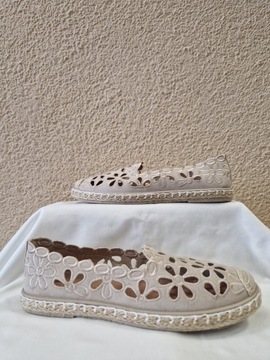 ESPADRYLE BEŻOWE AŻUROWE WSUWANE Z NOSKIEM EKOSKÓRA COLLECTION PARIS R.40