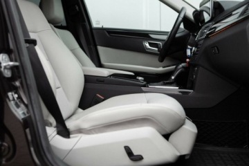 Mercedes Klasa E W212 Kombi 200 CGI BlueEFFICIENCY 184KM 2010 Mercedes-Benz Klasa E 1.8 Benzyna 184KM, zdjęcie 24