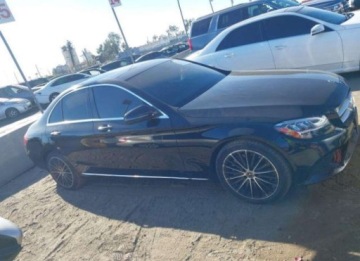 Mercedes Klasa C W206 2021 Mercedes-Benz Klasa C 2021, 2.0L, od ubezpieczalni 2.0 Benzyna 255KM, zdjęcie 2