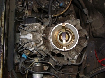 РАСПРЕДЕЛИТЕЛЬ ВПРЫСКА MERCEDES 124 300CE-24 R129 W140