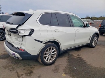 BMW X5 G05 2022 BMW X5 xDrive40i 2022 3.0 Benzyna 335KM, zdjęcie 3