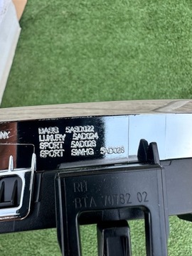 BMW 4 F32 F36 SPORT LEDVINA MŘÍŽKA MASKA PRAVÁ ORIG.