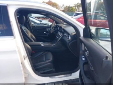 Mercedes GLC C253 2021 Mercedes-Benz GLC 2021 Mercedes-Benz GLC 300 4MATIC SUV 2.0 Benzyna 255KM, zdjęcie 9