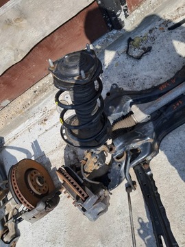 Передняя подвеска, поворотные кулаки передние, комплект. Тойота Рав4 IV 2.0 б 12-18