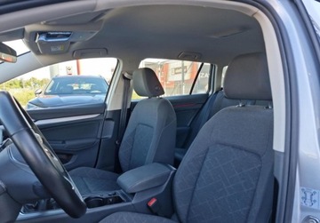 Volkswagen Golf VIII Variant 1.5 TSI 150KM 2022 Volkswagen Golf 1.5 Benzyna 150KM, zdjęcie 10