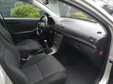 Toyota Avensis II Kombi 2.0 D-4D 126KM 2007 Toyota Avensis 2.0 D-4D 126KM # Klimatr #, zdjęcie 18