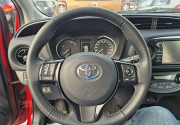 Toyota Yaris III Hatchback 5d Facelifting 2017 1.5 Hybrid 100KM 2018 Toyota Yaris Tylko 55.000km Super stan8 2 komp kol 1.5 Hybryda 100KM, zdjęcie 16