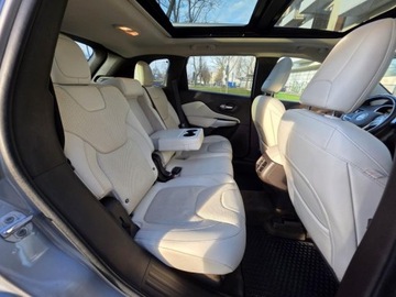 Jeep Cherokee V Terenowy 3.2 V6 272KM 2017 JEEP CHEROKEE Overland V6 3.2l benzyna 272KM 4X4 Salon PL LPG Wentylacja, zdjęcie 33