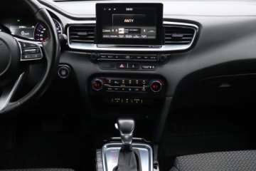 Kia Ceed III Hatchback 1.6 CRDi SCR 136KM 2019 Kia Ceed 1.6 CRDi, Automat, Skóra, Navi, Klima, zdjęcie 11