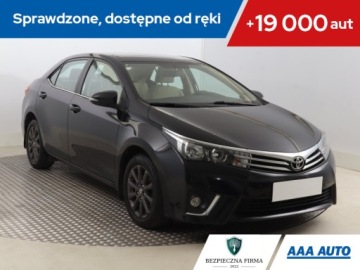 Toyota Corolla XI Sedan 1.6 Valvematic 132KM 2016 Toyota Corolla 1.6 Valvematic, Salon Polska