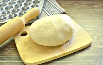 ФОРМА толстая металлическая для ушей, пельменей, ушей, 37 шт.