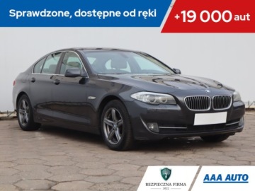 BMW Seria 5 F10-F11 Limuzyna 530d 245KM 2010 BMW 5 530d, 241 KM, Skóra, Navi, Xenon, Bi-Xenon