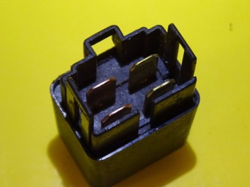 RELÉ HYUNDAI ACCENT 95220-22100 NR1218