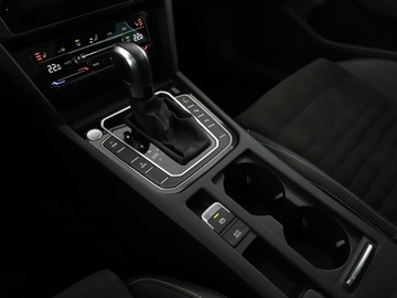 Volkswagen Passat B8 GTE Variant Facelifting 1.4 TSI Plug-In-Hybrid 218KM 2021 Volkswagen Passat 1.4GTE PHEV Automat Panorama, zdjęcie 31