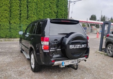 Suzuki Grand Vitara II SUV 5d Facelifting 1.9 DDiS 129KM 2010 Suzuki Grand Vitara 2010r, Lift. 1.9 DIESEL. 4x4. Delikatnie uszkodzony le, zdjęcie 2