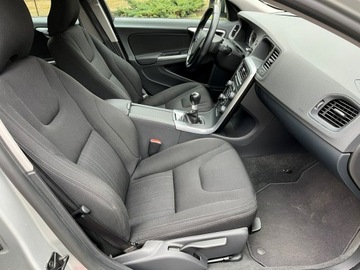 Volvo S60 II Sedan 1.6 T3 150KM 2013 Volvo S60 1.6 150 KM Xenony Podgrzewane fotele, zdjęcie 15