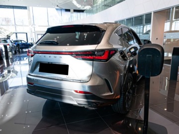 Lexus NX II SUV Facelifting 2.5 450h+ 292KM 2025 LEXUS NX 450h+ Prestige 2.5 Plug-in Hybrid Suv 292KM 2025, zdjęcie 4