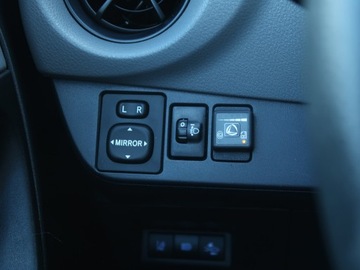 Toyota Yaris III Hatchback 5d Facelifting 2017 1.0 VVT-i 72KM 2020 Toyota Yaris 1.0 VVT-i, Salon Polska, zdjęcie 15