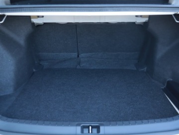 Toyota Corolla XI Sedan 1.6 Valvematic 132KM 2016 Toyota Corolla 1.6 Valvematic, Salon Polska, zdjęcie 13