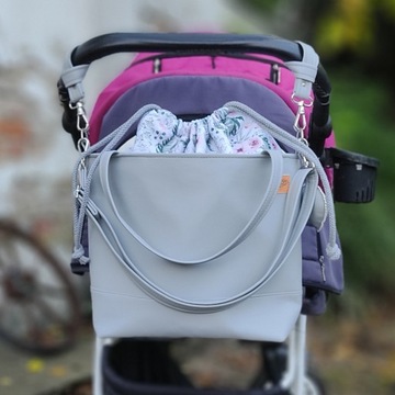 Большая сумка для коляски, с набором лямок и вышивкой.