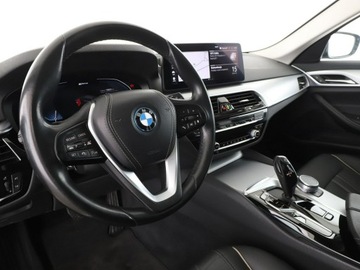 BMW Seria 5 G30-G31 Touring Plug-In 2.0 520e 204KM 2021 BMW 520 FV23 520e PHEV Automat Panorama Navi, zdjęcie 13