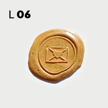 Золотая восковая марка найди свой узор