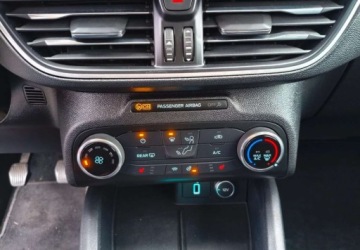 Ford Focus III Sedan Facelifting 1.0 EcoBoost 100KM 2018 Ford Focus Ford Focus 1.0 EcoBoost Titanium Benzyna 100KM, zdjęcie 27