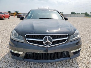 Mercedes Klasa C W205 2014 Mercedes-Benz Klasa C 63 AMG 2014 6.2l 6.2 Benzyna 451KM, zdjęcie 5