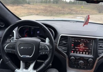 Jeep Grand Cherokee IV Terenowy Facelifting 6.4 V8 468KM 2015 Jeep Grand Cherokee 2015 Jeep Grand Cherokee SRT 6.4 V8 HEMI 6.4 Benzyna, zdjęcie 10