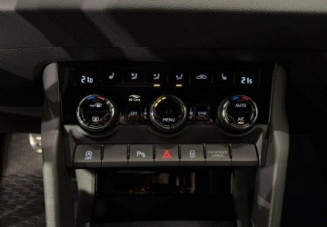 Skoda Karoq Crossover Facelifting 1.5 TSI ACT 150KM 2024 Skoda Karoq VAT 23 Sportline 1.5TSI 150KM DSG 2024 r., Salon PL, HAK, I wl, zdjęcie 28