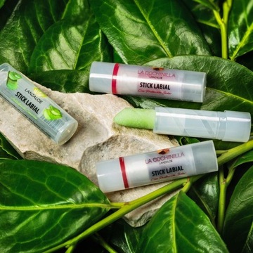 POMADKA DO UST Z ALOESEM LANZALOE