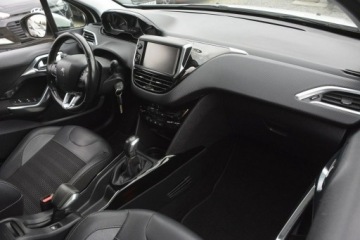 Peugeot 2008 I SUV Facelifting 1.6 BlueHDi 99KM 2016 Peugeot 2008 1.6HDI panorama nawi Car Play doinwes, zdjęcie 17