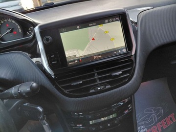 Peugeot 2008 I SUV Facelifting 1.2 PureTech 110KM 2017 Peugeot 2008 Automat Navi Klimatronik PDC Alu 1.2 Benzyna 110KM, zdjęcie 20