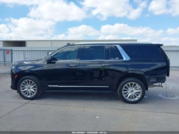 Cadillac Escalade III 2021 Cadillac Escalade ESV Premium Luxury 2021 6.2 Benzyna 420KM, zdjęcie 2