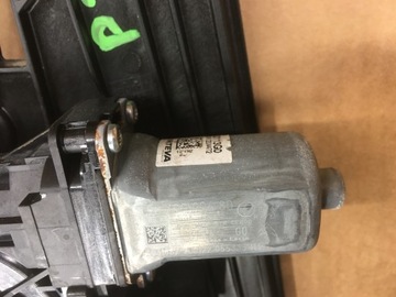 MECHANIZMUS OKNO PRAVÝ ZADNÍ PEUGEOT 2008 II 9830002480
