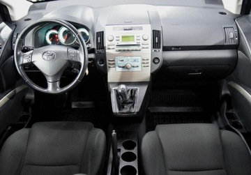 Toyota Corolla Verso E120 1.8 VVT-i 130KM 2007 Toyota Corolla Verso 1.8 benzyna 7 miejsc Klimatronic 1.8 Benzyna 129KM, zdjęcie 4